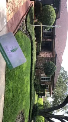 New Life Landscaping Logo