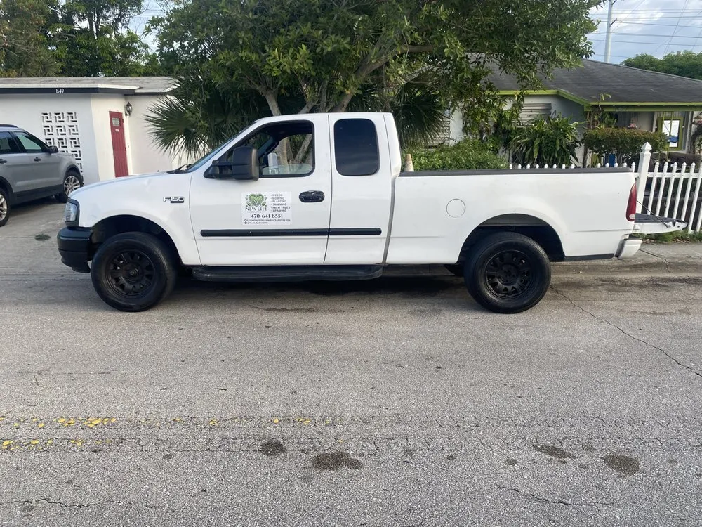 Professional yard maintenance experts serving Riviera Beach, FL - New Life Landscaping