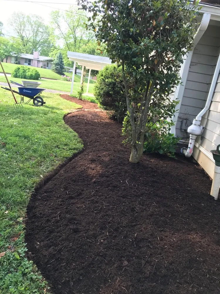 Expert garden landscaping in Amherst, VA by New Life Lawn & Landscaping
