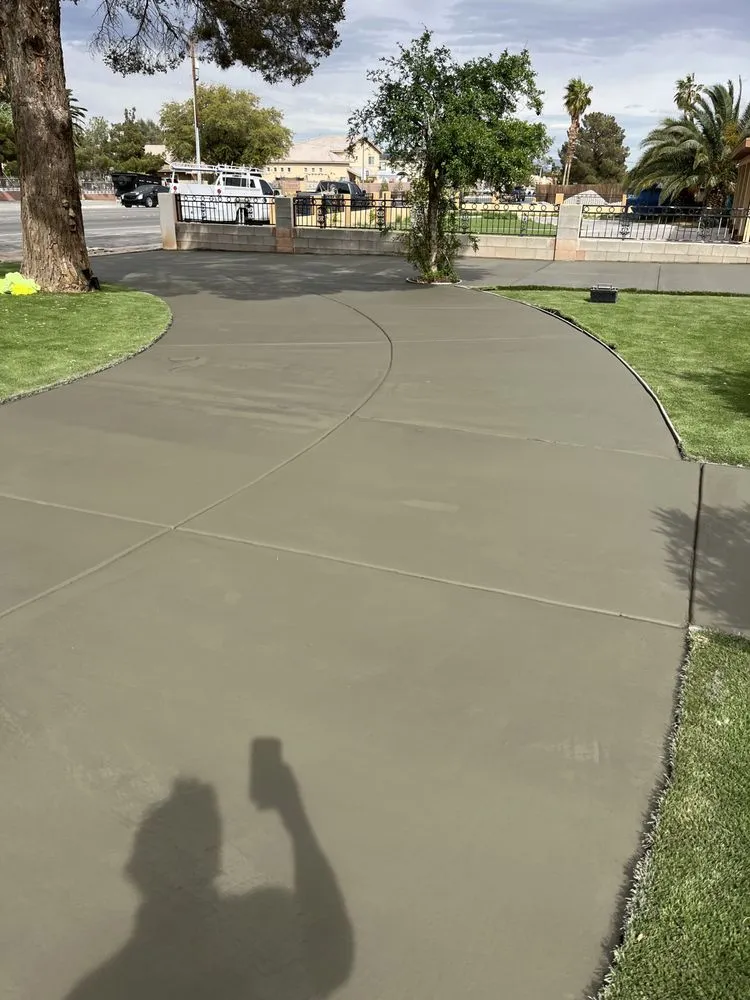 Reliable yard maintenance in Las Vegas, NV - New line Maintenance & Landscape