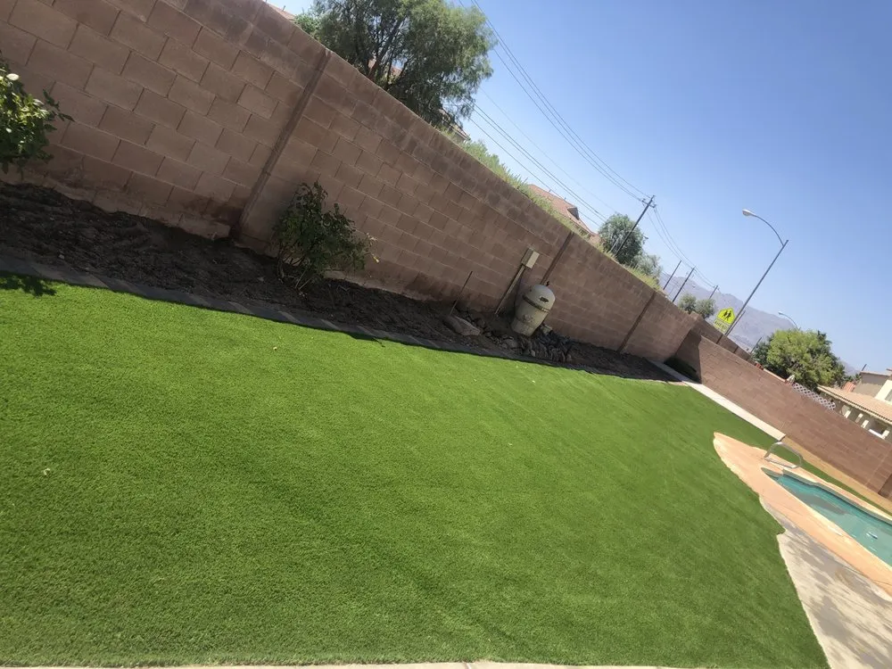Custom lawn care service experts serving Las Vegas, NV - New line Maintenance & Landscape