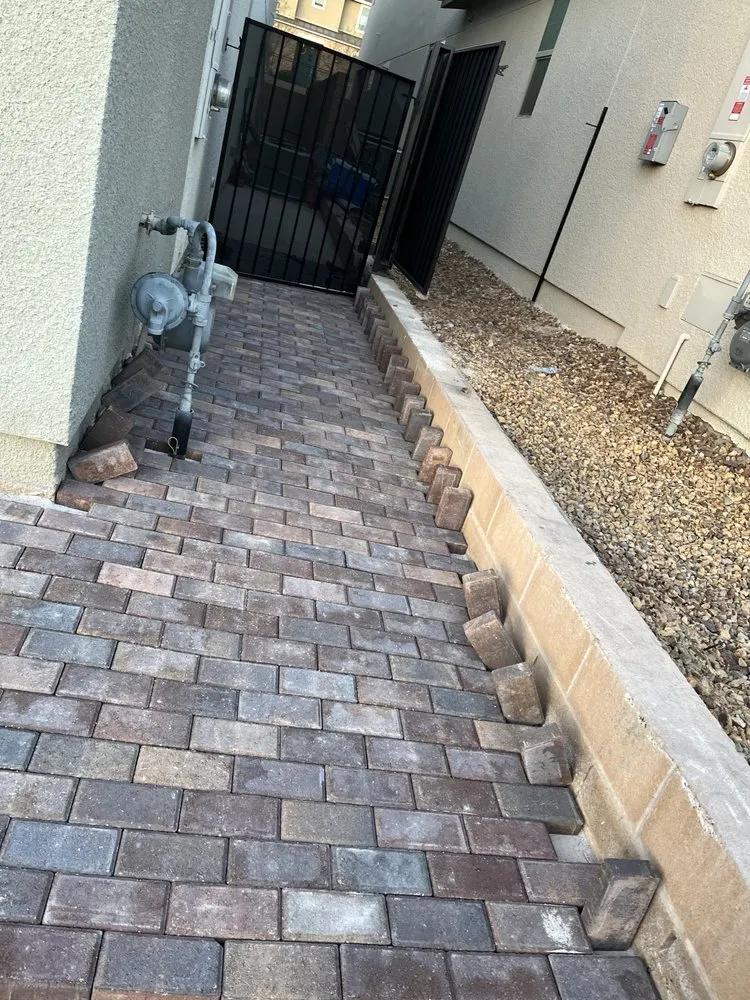 Professional yard maintenance experts serving Las Vegas, NV - New line Maintenance & Landscape