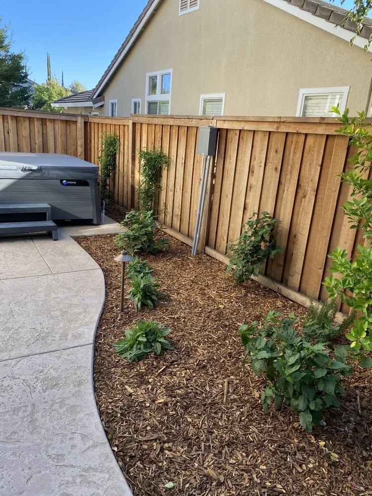 Top-rated lawn care service experts serving Farifield, CA - New Look Landscape