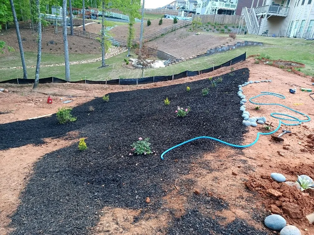 Reliable yard maintenance for beautiful yards across Acworth, GA - New Look Landscaping Handyman