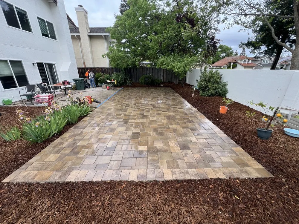 Top-rated landscape installation for beautiful yards in Oakland, CA by New Moon Landscape
