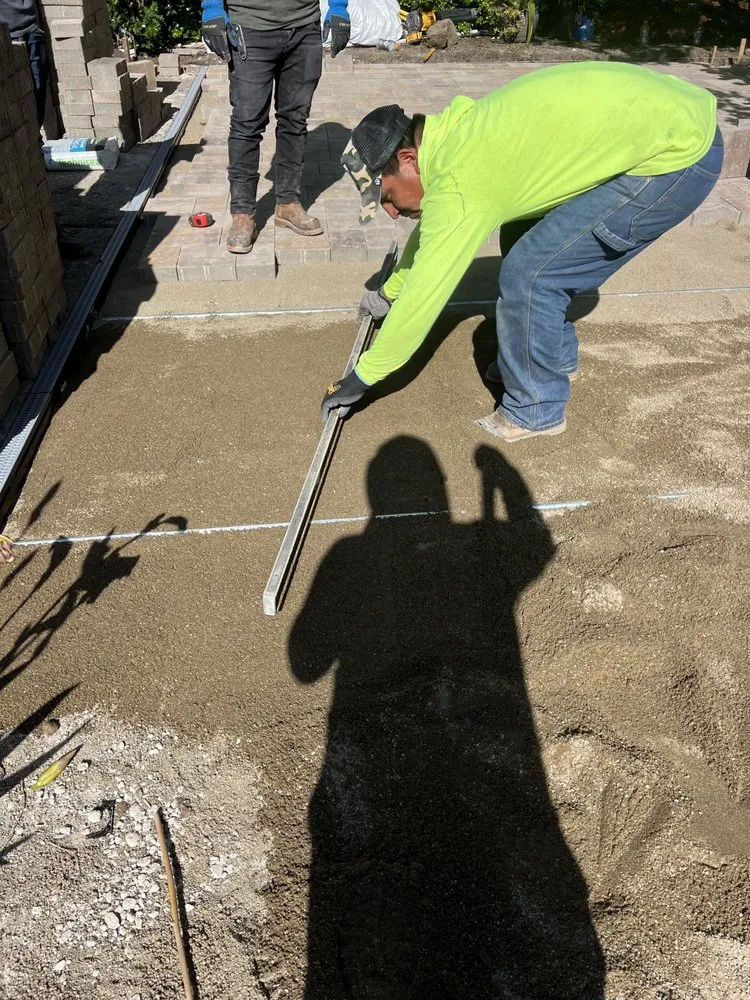 Expert lawn care service near you in Oakland, CA by New Moon Landscape