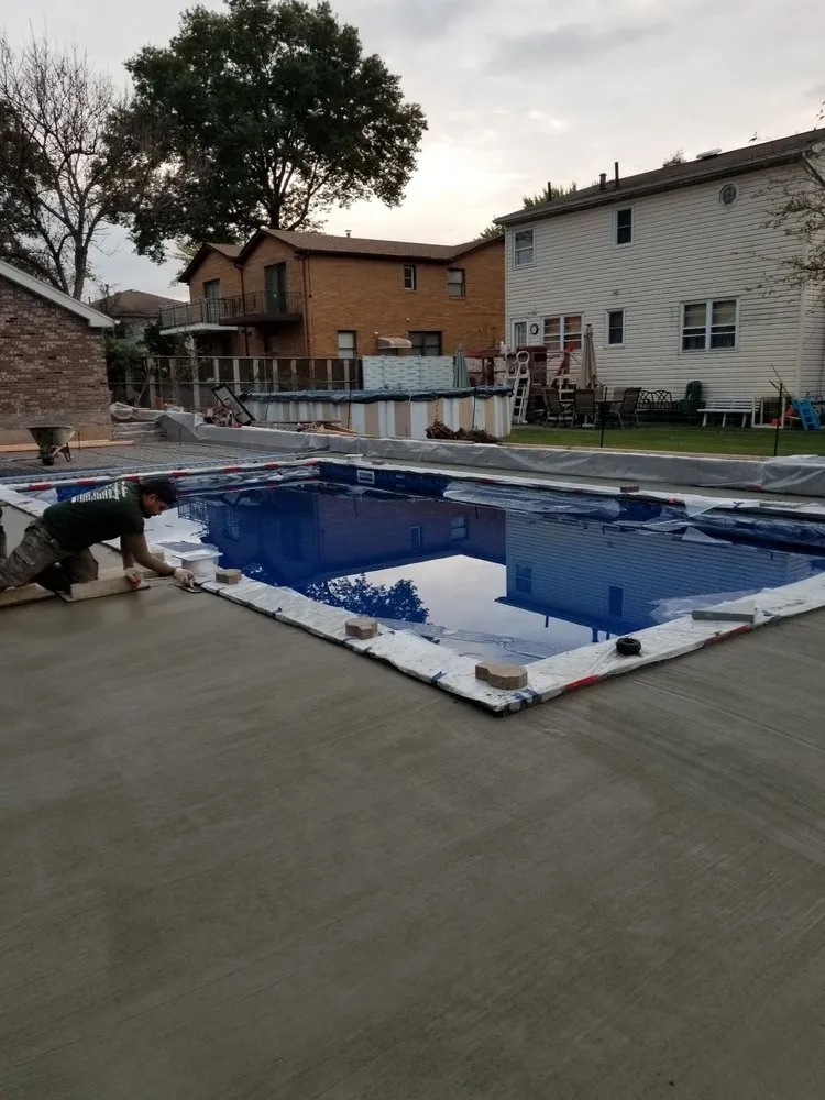 Professional garden landscaping in Staten Island, NY by New Twins Landscaping and Construction