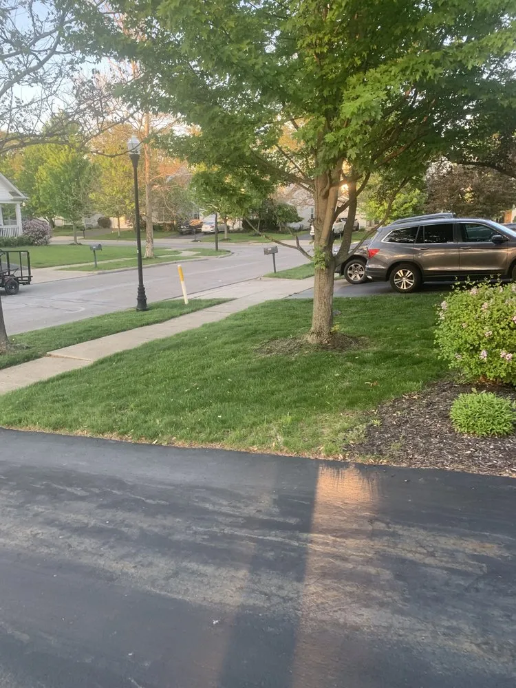 Local lawn mowing service experts serving Columbus, OH - New Vision Landscaping