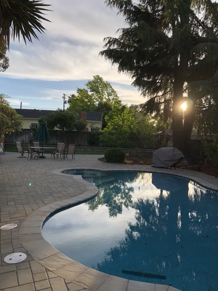 Trusted lawn mowing service experts serving East Palo Alto, CA - New World Landscaping