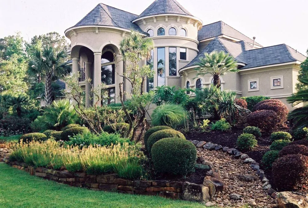 Affordable lawn mowing service for beautiful yards across Magnolia, TX - New Yards Landscaping