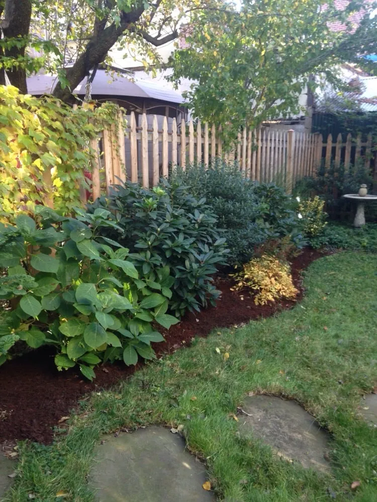 Top-rated yard cleanup service in Woodside, NY by New York Garden Design & Landscape