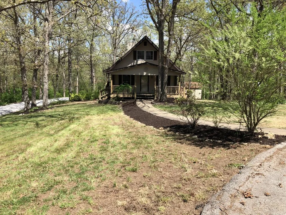 Expert landscaping services for homes across St. Louis, MO - Newcomer Lawn Care