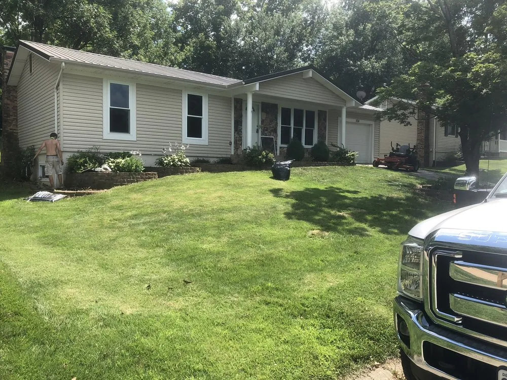 Expert outdoor landscaping in St. Louis, MO - Newcomer Lawn Care