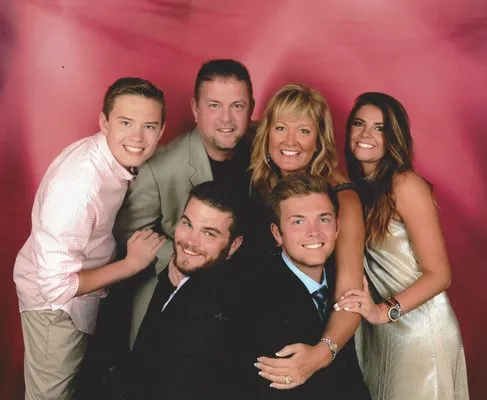 Newell Lawn and Landscape Logo