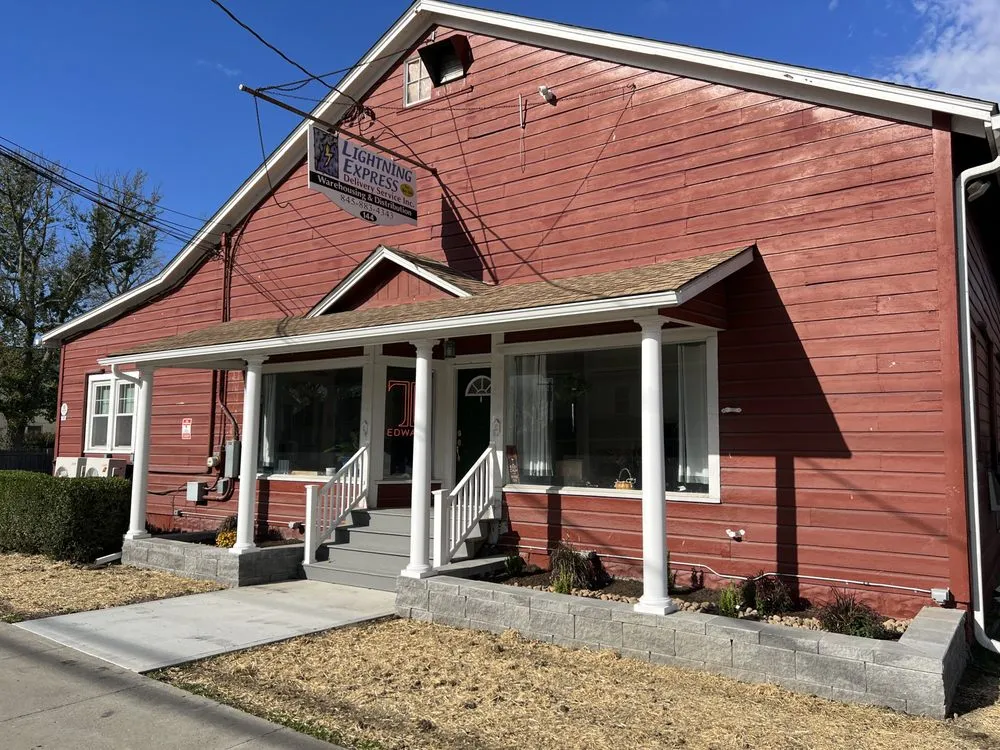 Custom lawn mowing service with custom design in Gardiner, NY by Newkirk Lawn & Landscape