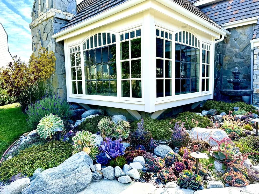 Professional lawn mowing service in Laguna Hills, CA - Newland Landscape