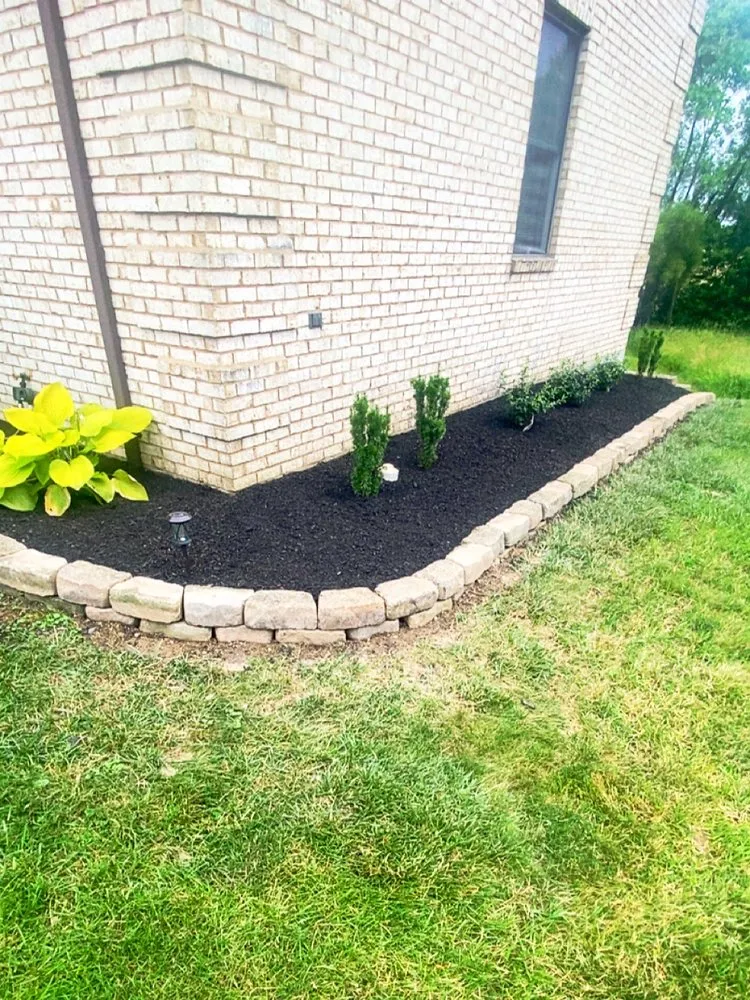 Affordable yard cleanup service with custom design across Wapakoneta, OH - Newmans Landscaping