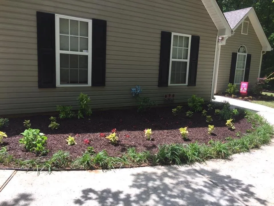 Custom yard cleanup service experts serving Newnan, GA - Newnan Landscaping & Design