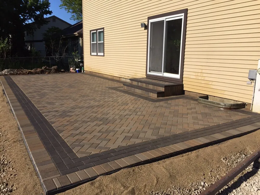 Professional lawn care service experts serving Streamwood, IL - Newstar Brick Paving & Concrete