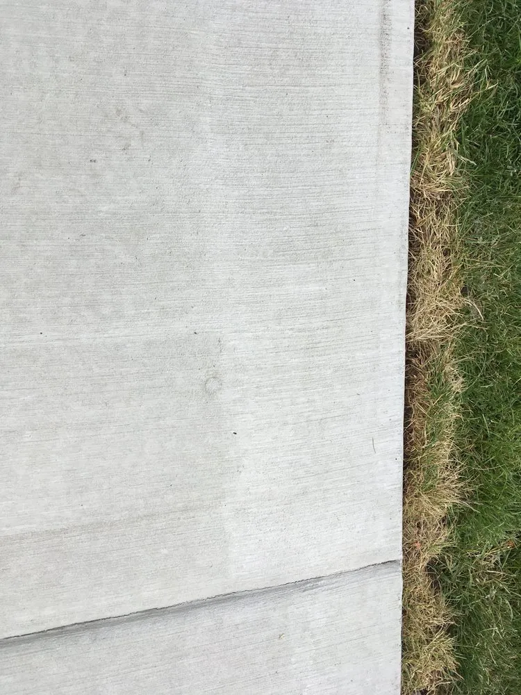 Expert yard maintenance in Streamwood, IL by Newstar Brick Paving & Concrete