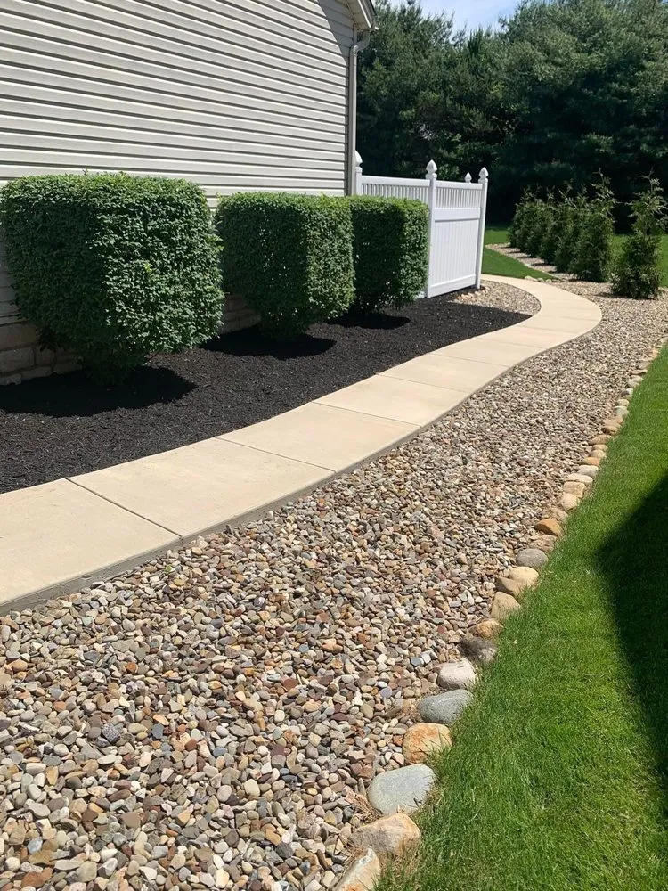 Reliable yard maintenance in Akron, OH by Next level