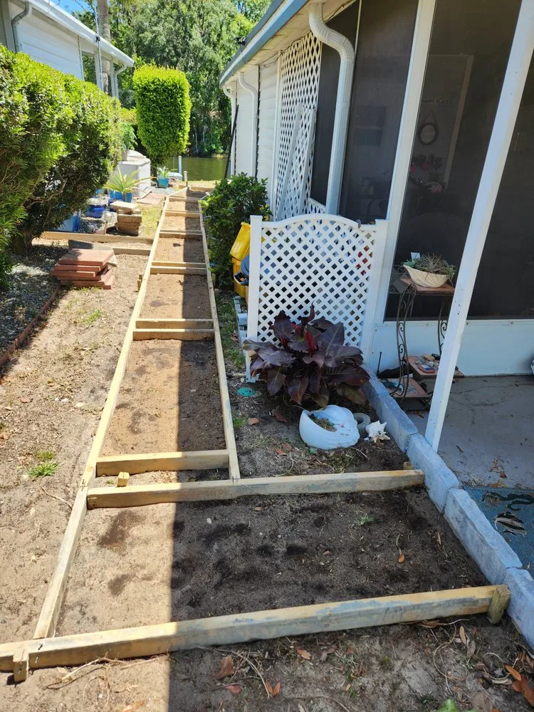 Reliable lawn care service for outdoor upgrades in Groveland, FL by Next level curbing