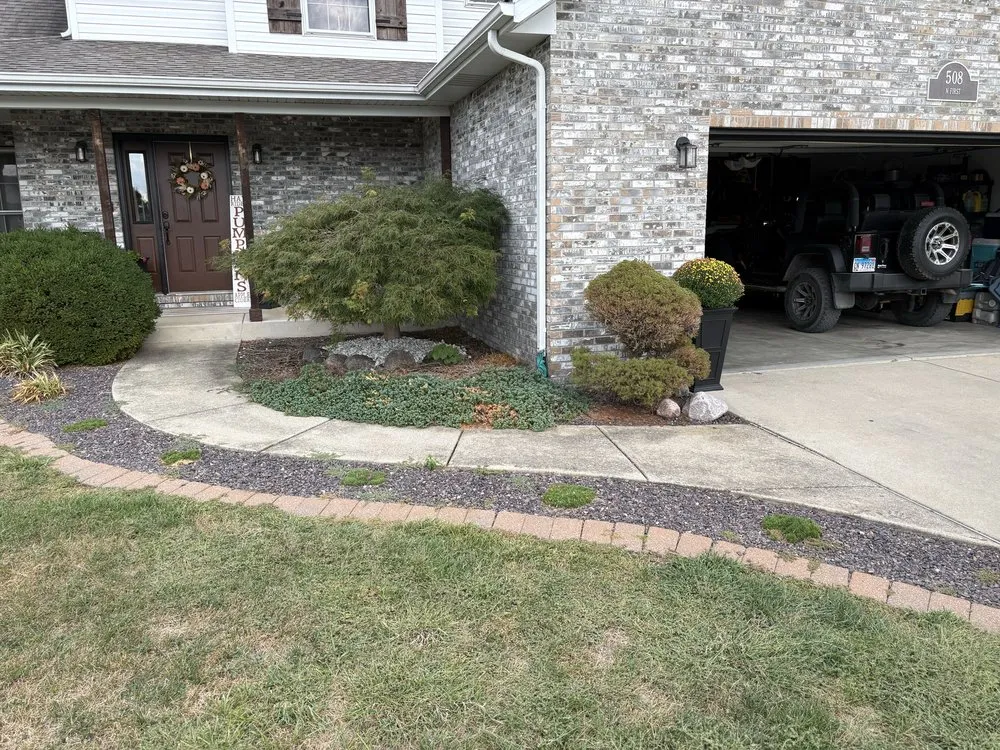 Top-rated yard cleanup service for year-round maintenance across Trenton, IL - Next Level Landscapes
