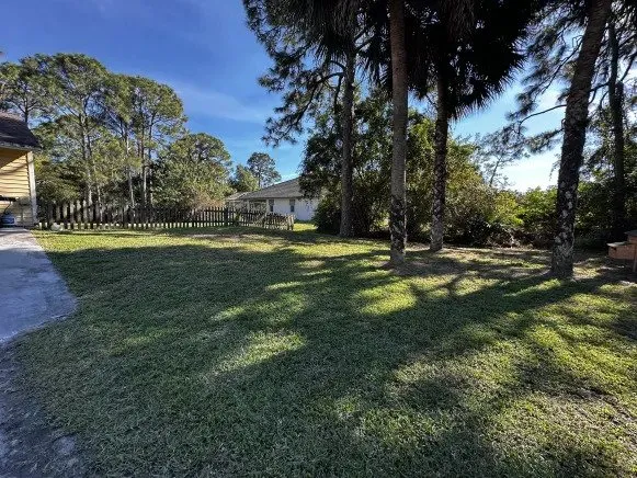 Reliable yard cleanup service with custom design across West Palm Beach, FL - Next Level Lawn Care