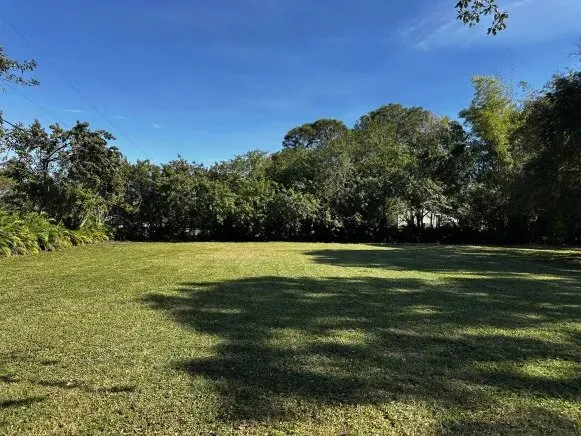 Custom residential landscaping in West Palm Beach, FL - Next Level Lawn Care