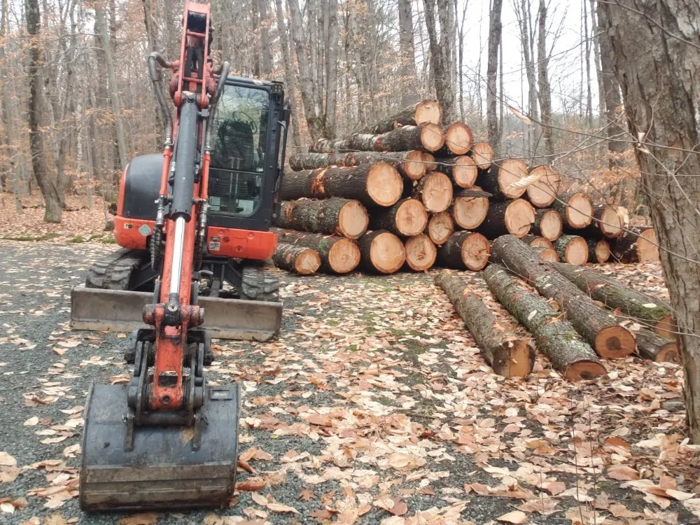 Custom lawn mowing service in Suncook, NH by NextGen Services