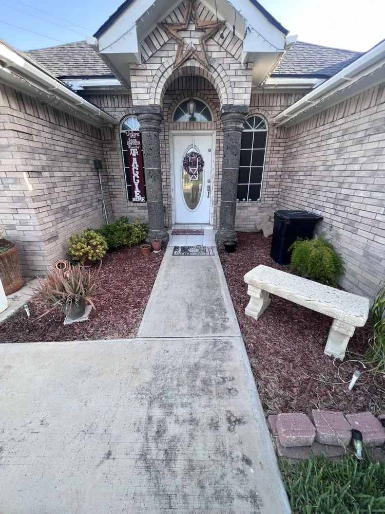 Reliable lawn care service experts serving McAllen, TX - NG3 Enterprise