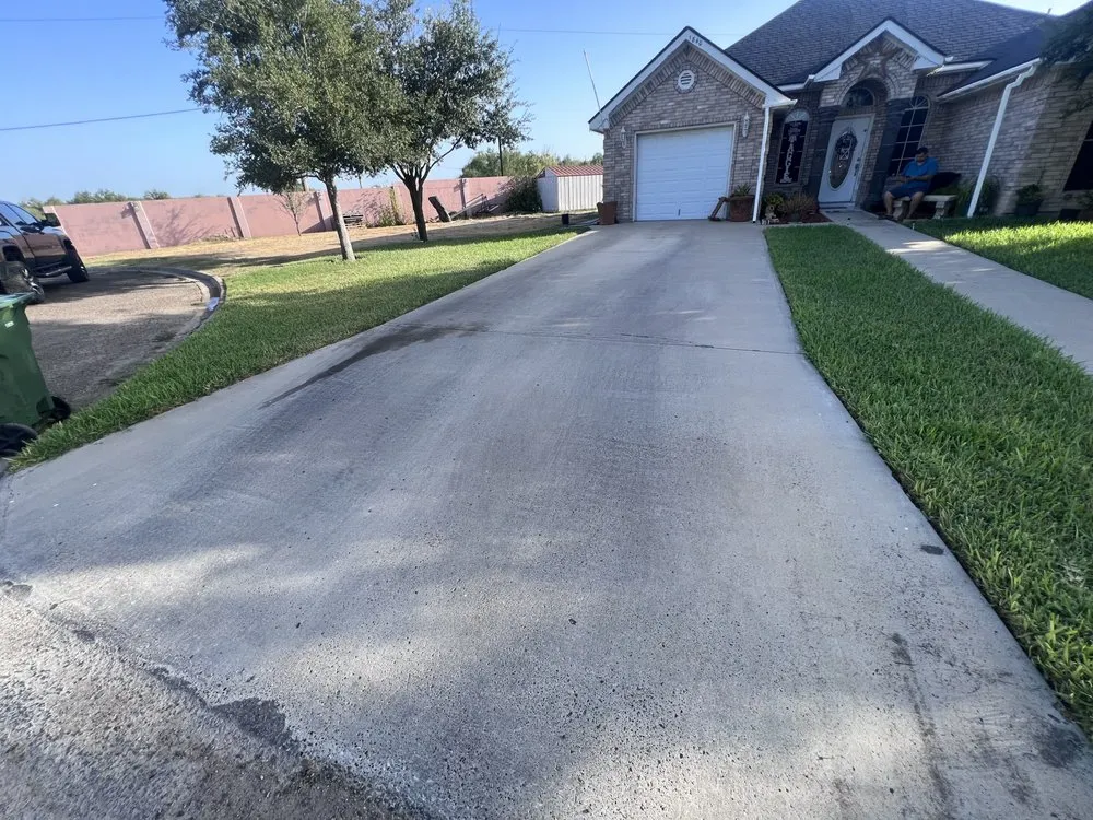 Affordable lawn mowing service experts serving McAllen, TX - NG3 Enterprise