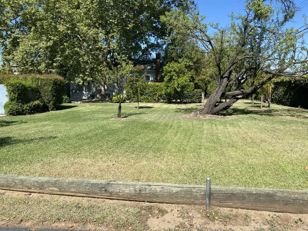 Custom outdoor landscaping in Sacramento, CA by Nguyen Landscaping