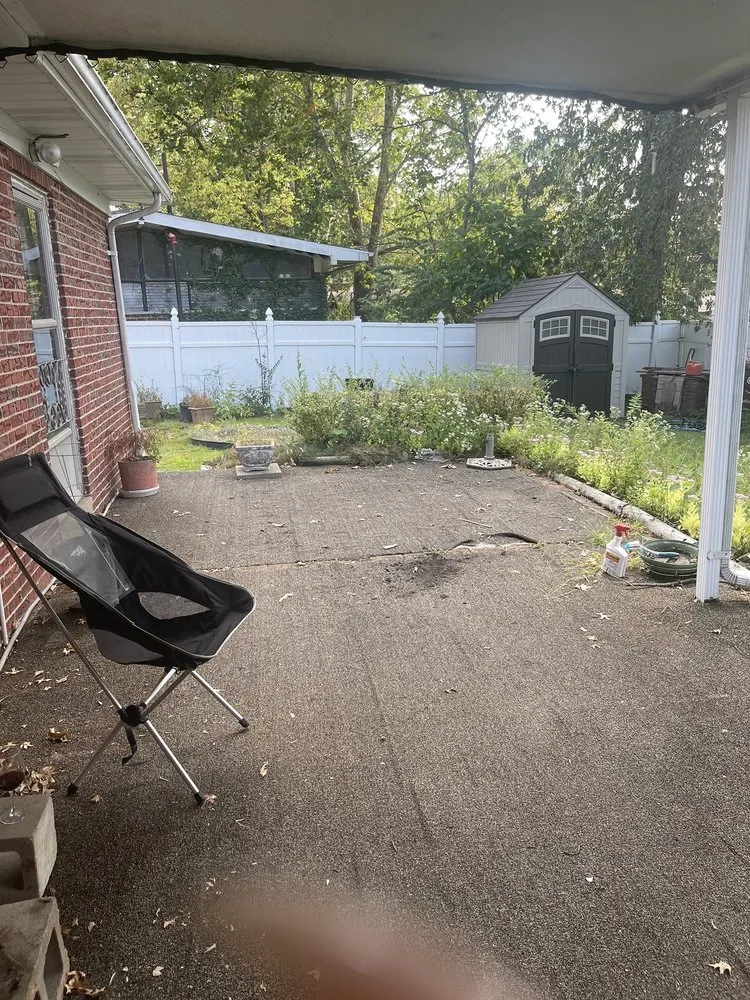 Custom lawn care service in St. Louis, MO by Nice Touch Lawn Care