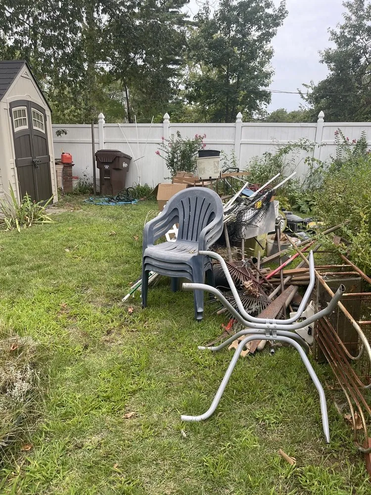 Custom yard cleanup service experts serving St. Louis, MO - Nice Touch Lawn Care