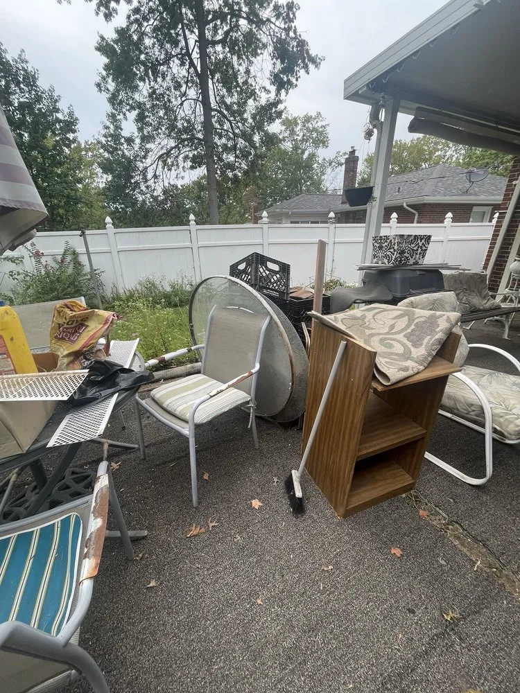 Top-rated garden landscaping with custom design across St. Louis, MO - Nice Touch Lawn Care