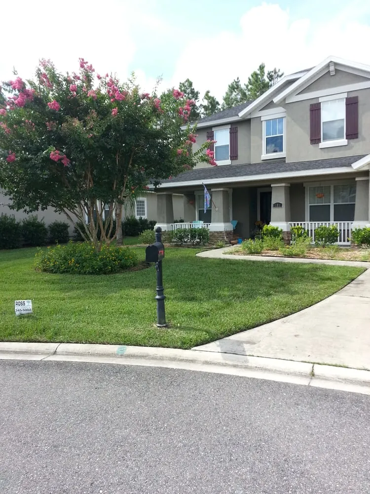 Professional yard maintenance for beautiful yards in Jacksonville, FL by Nice's Landscaping