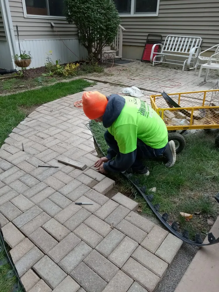 Custom garden landscaping in Flint, MI - Nick and Rae Ann's Lawn Care and Specialties