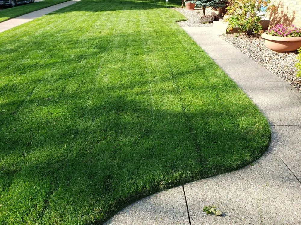 Trusted garden landscaping in Moline, IL - Nick's Home and Lawn Care
