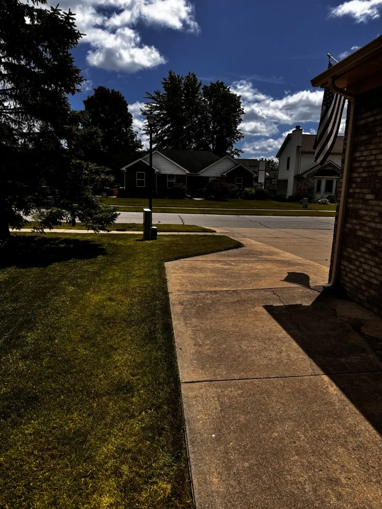 Top-rated lawn care service with custom design in New Baltimore, MI by Nick’s Labor Service