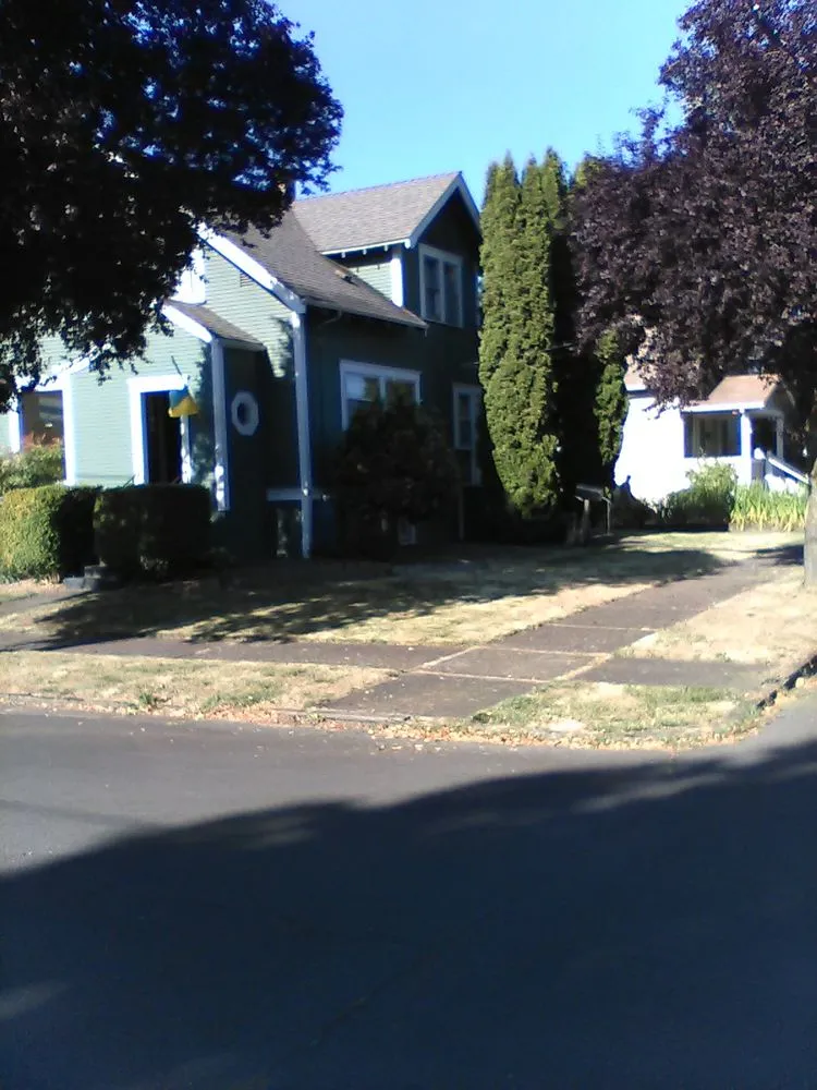 Expert yard maintenance experts serving Sweet Home, OR - Nicks Landscaping & Groundskeeping