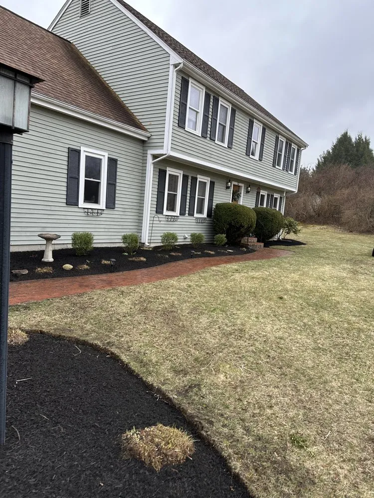 Professional yard maintenance in Upton, MA - Nicks Landscaping