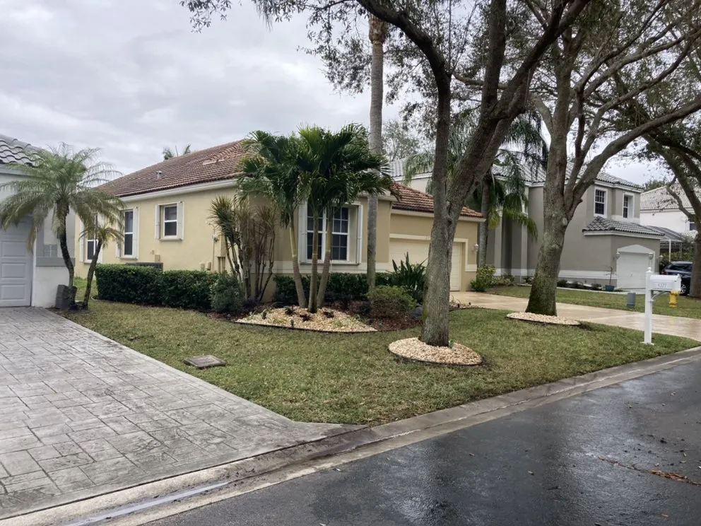 Trusted lawn mowing service experts serving Pompano Beach, FL - Nick's Lawn & Nursery