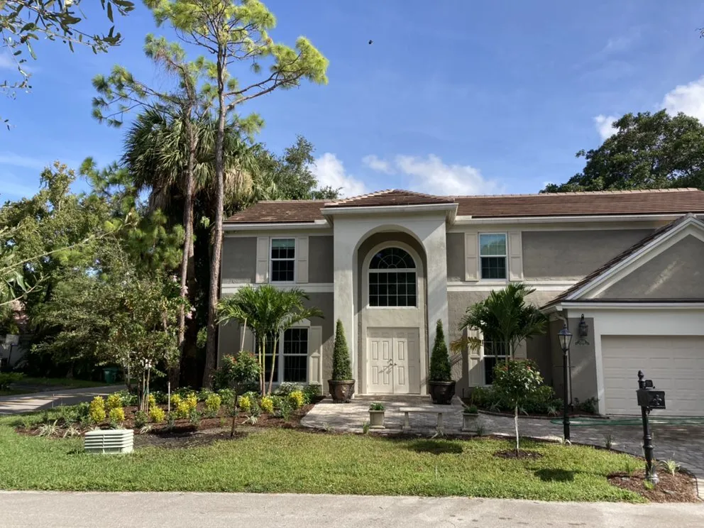 Custom outdoor landscaping experts serving Pompano Beach, FL - Nick's Lawn & Nursery