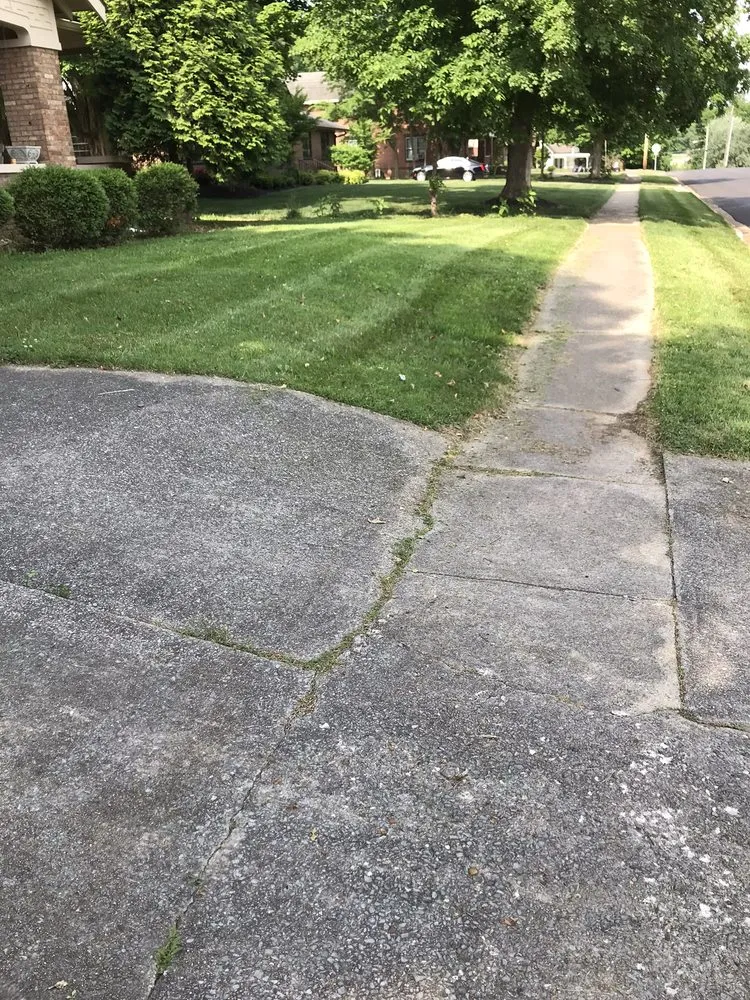 Reliable lawn mowing service experts serving Gilbertsville, KY - Nicks Lawn Care