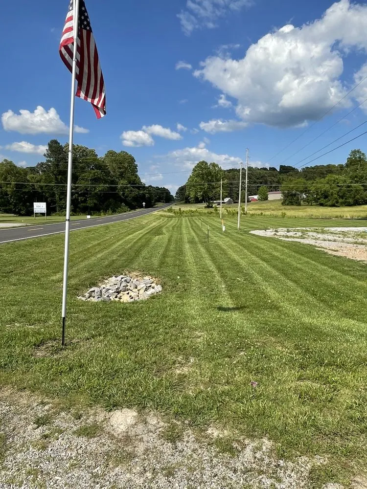 Top-rated lawn care service in Gilbertsville, KY by Nicks Lawn Care