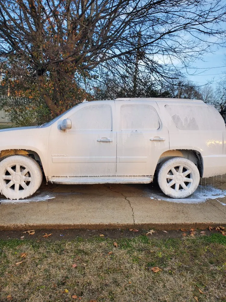 Reliable yard cleanup service in Doniphan, MO - Nick's Lawn Maintenance & Powerwashing