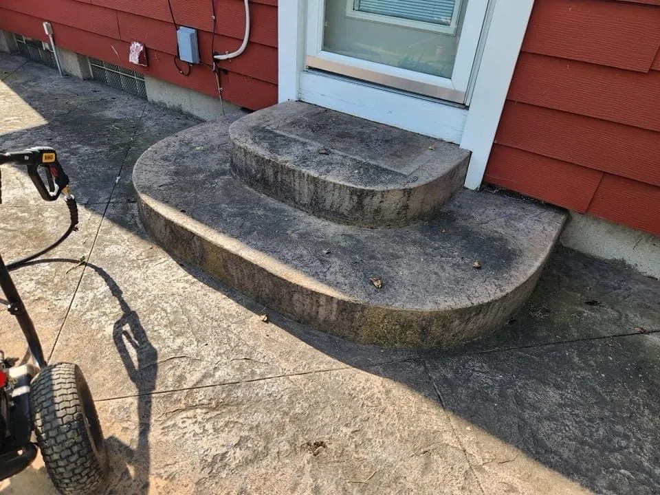 Top-rated lawn mowing service experts serving West Seneca, NY - Nicks mowing service