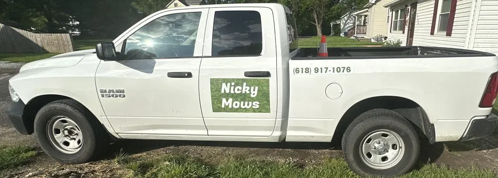 Affordable yard maintenance in Belleville, IL - Nicky Mows