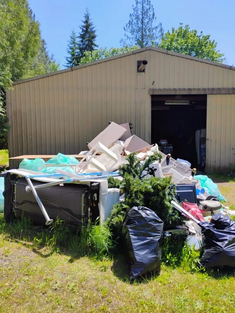 Custom garden landscaping in Olympia, WA by Nico No Limits